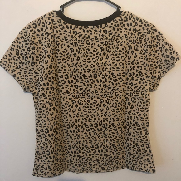 Leopard printed t-shirt with rose sz XL NWT - Picture 2 of 5